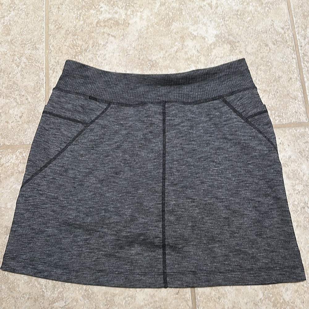 Athleta cute gray skort in excellent condition! - Picture 6 of 7